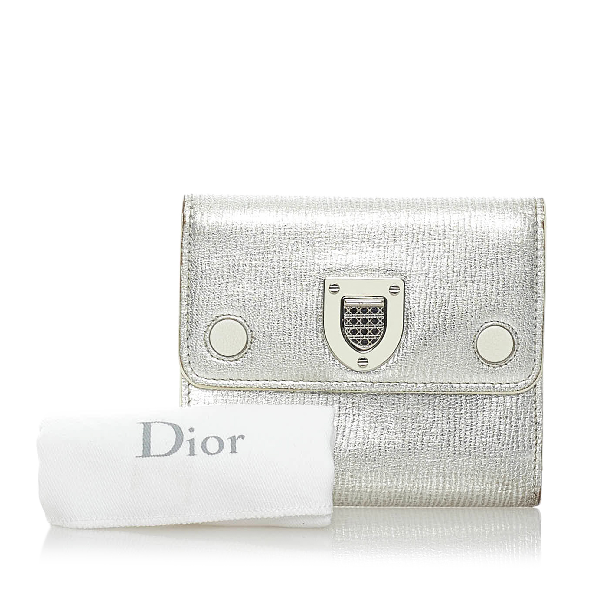 Pre-Owned Authenticated Dior Diorama Small Wallet Calf Leather Silver Small Wallets Women (Good)