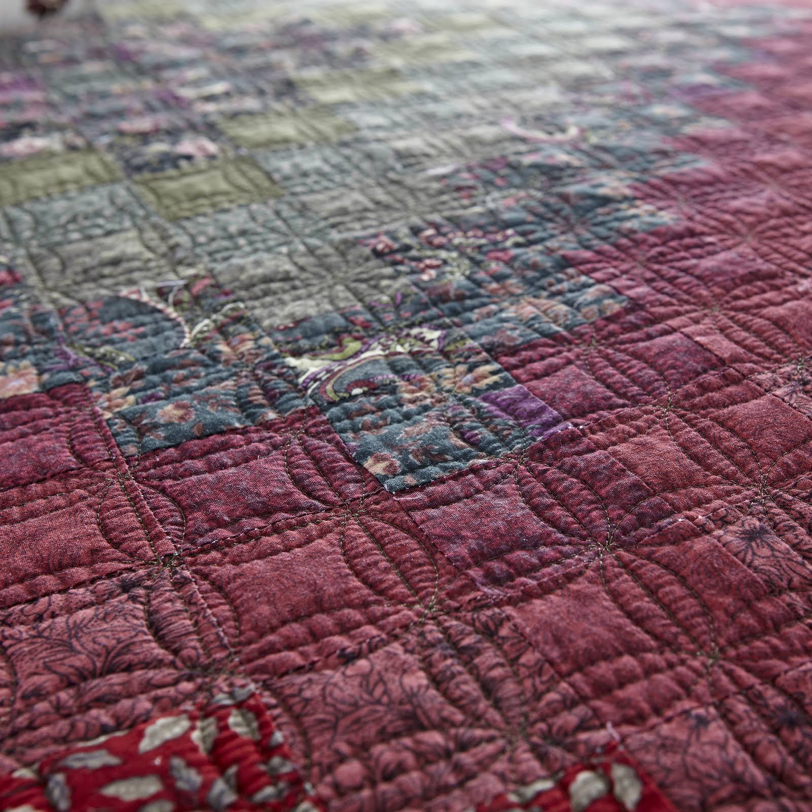 Donna Sharp Spice Trip Cotton Pieced Quilt - Full/Queen