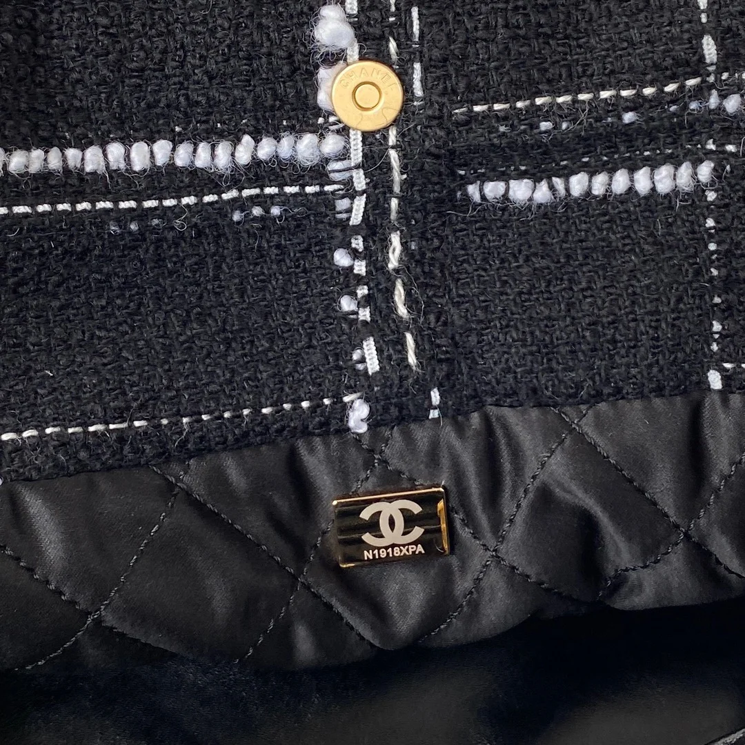 Chanel 22 Handbag Gold Hardware Black For Women, Women&rsquo;s Handbags, Shoulder Bags 18.3in/47cm AS3262 B08553 NJ058