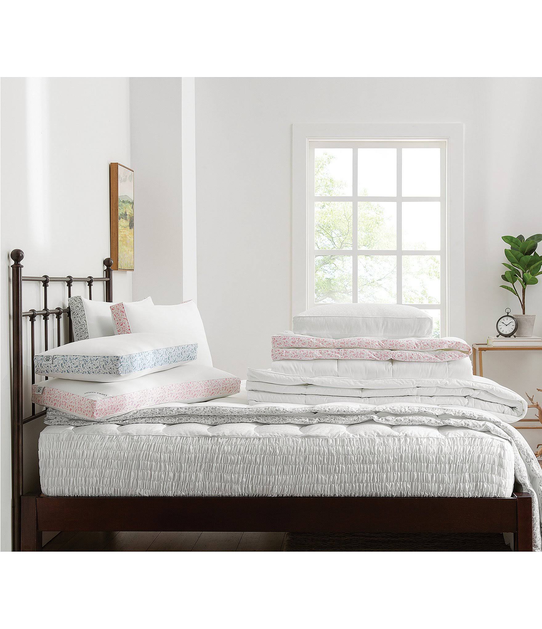 Laura Ashley 300T Cotton Sateen Comforter with Floral Gusset - Twin