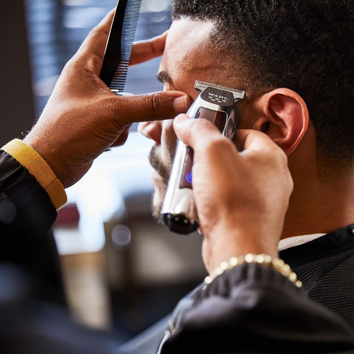 Wahl Professional 5 Star Series Cordless Detailer LI Extremely Close Trimming, Crisp Clean Line, Extended Blade Cutting