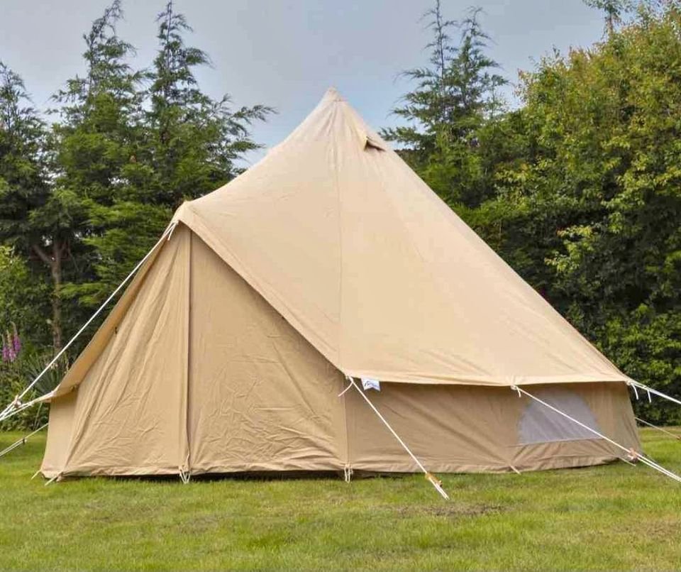 &middot; 4 Metre Bell Tent