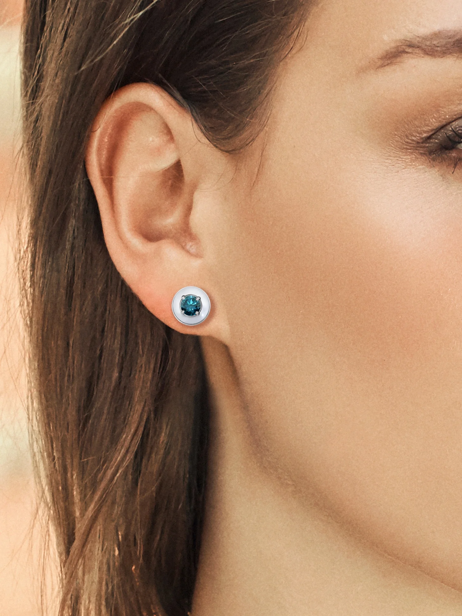 Gem Stone King 1.10 Ct Round Blue SI1-SI2 Diamond 925 Sterling Silver White Enamel Stud Earrings