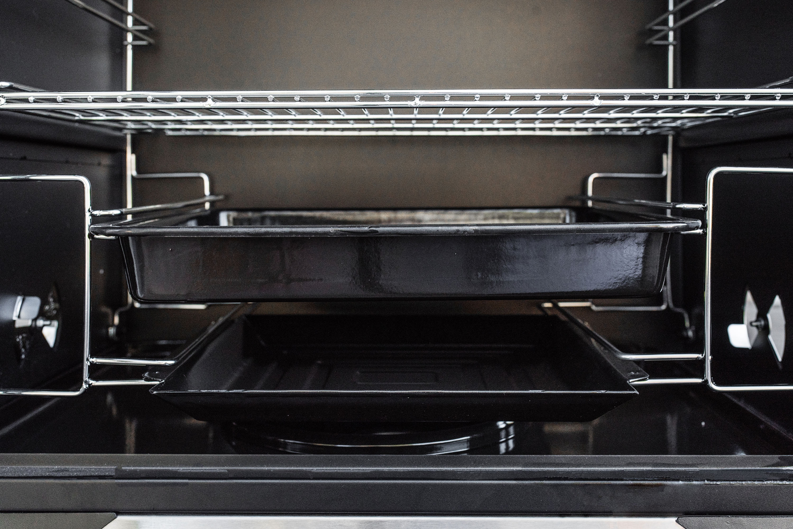 Camp Chef Smoke Vault 24 Inch, SMV24S, Smoker with Legs - Radiant Selections