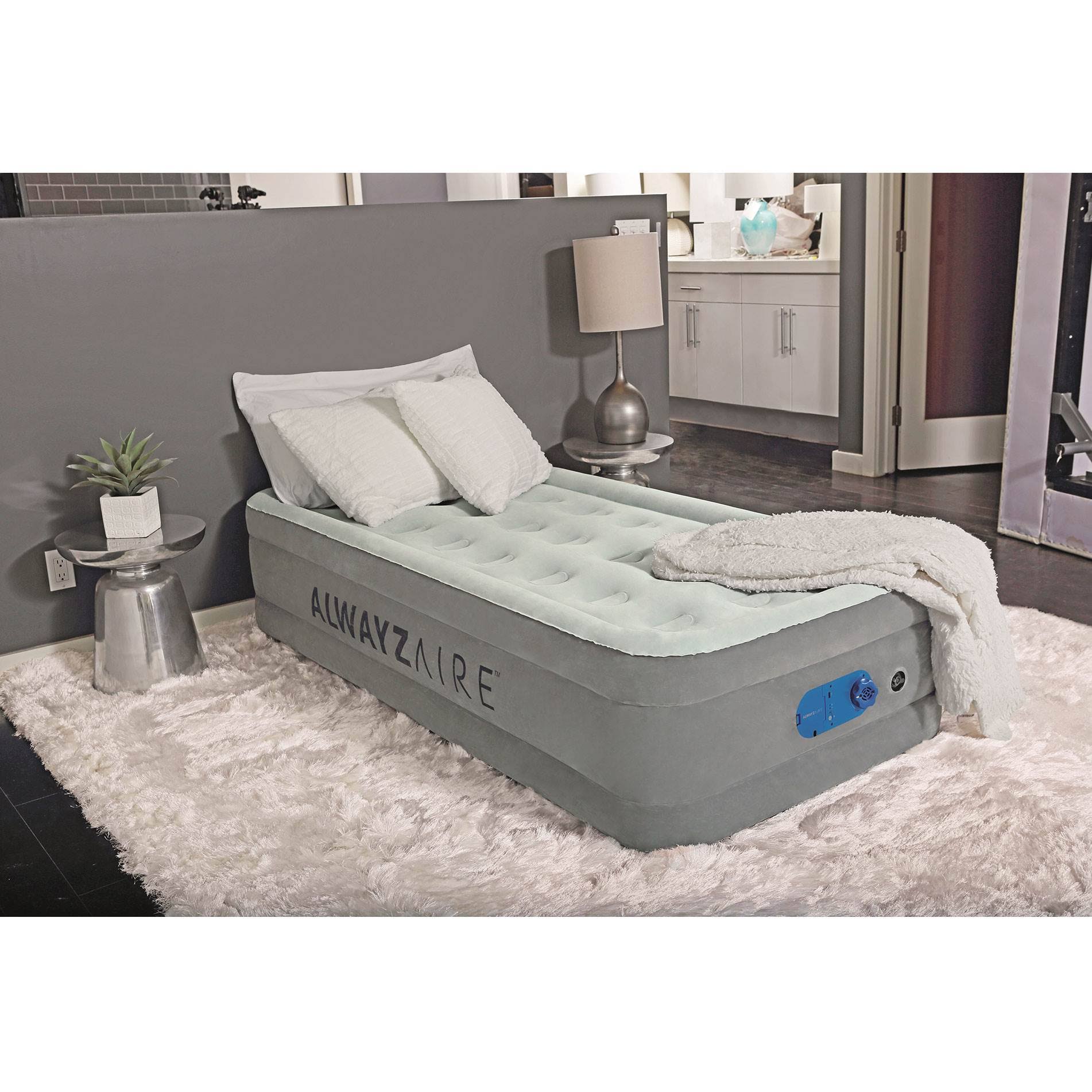 Bestway - AlwayzAire Airbed 18 inch with Built-In AC Pump, Queen