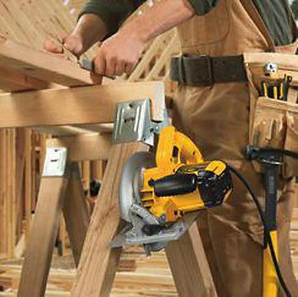DeWALT DWE575 15A Corded 7-1/4 in. Lightweight Circular Saw