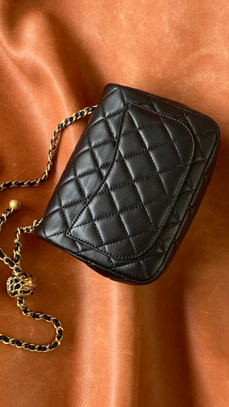 Chanel Classic Bag Black For Women, Women&rsquo;s Bags 7.1in/18cm