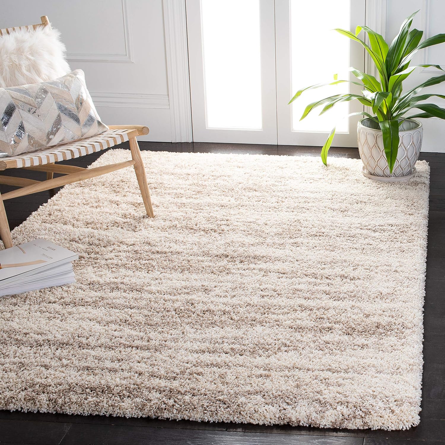 SAFAVIEH Hudson Shag Collection Area Rug - 5'3" x 7'6", Ivory & Beige, Modern Design, Non-Shedding & Easy Care