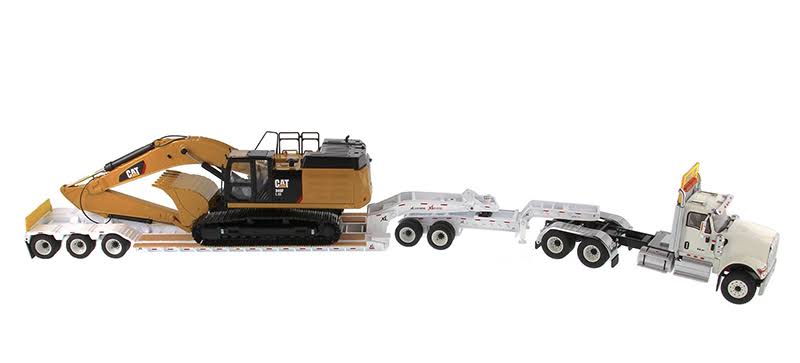 Diecast Masters International HX520 Tandem Day Cab Tractor