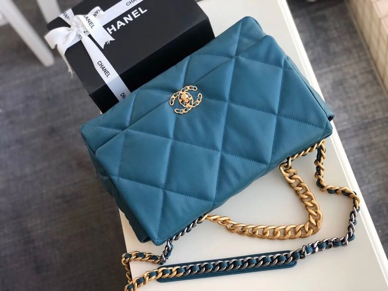 Chanel 19 Maxi Handbag Teal For Women, Women&rsquo;s Bags, Shoulder And Crossbody Bags 14in/36cm AS1162