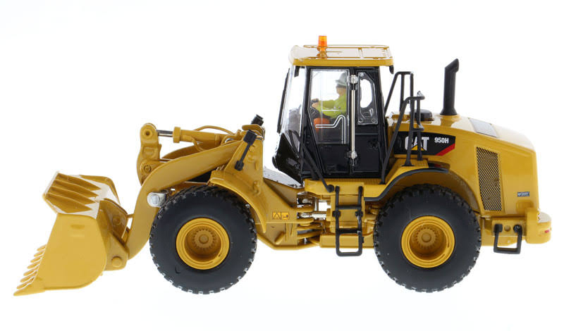 Cat Caterpillar 950H Wheel Loader with Operator 1/50 Diecast Model by Diecast Masters