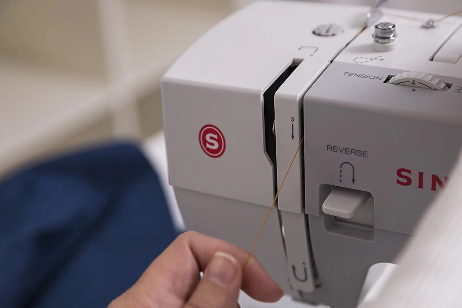 Singer® Heavy Duty 4423 Sewing Machine With 97 Stitch Applications