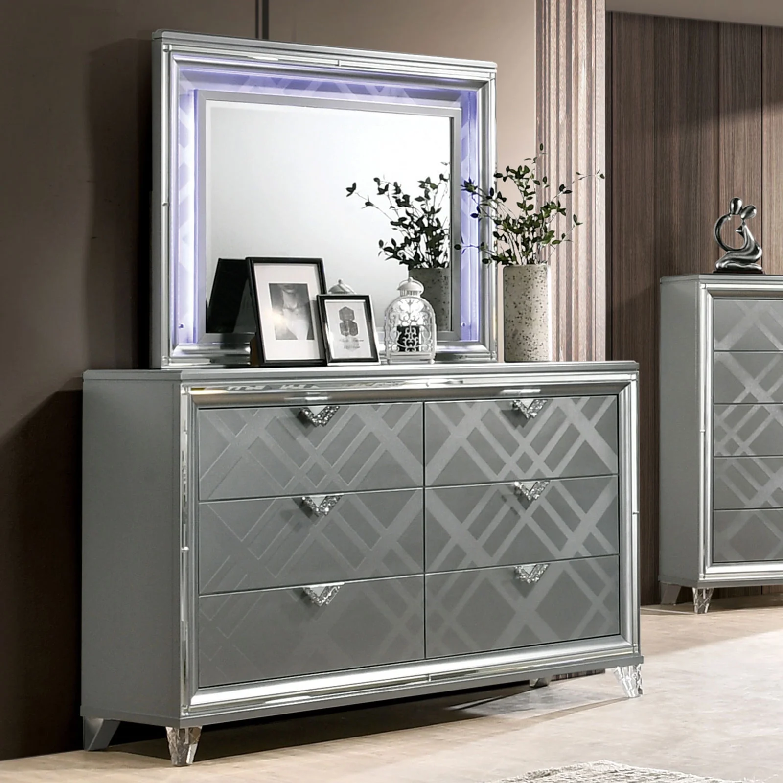 Contemporary Silver Eastern King Size Bed w LED Dresser Mirror USB 2x Nightstands 5pc Set Bedroom Furniture Chrome Pulls