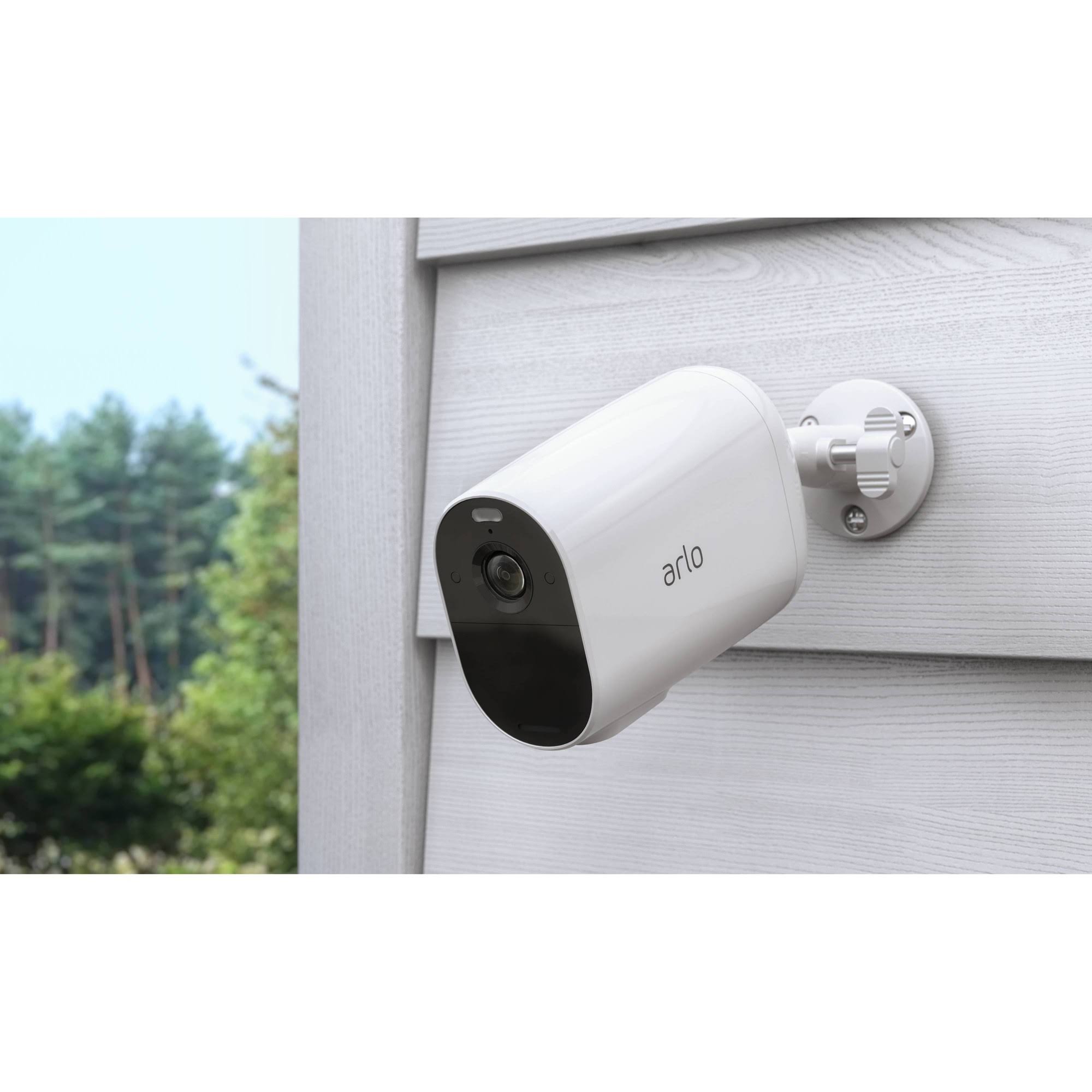 Arlo Essential XL Spotlight Camera