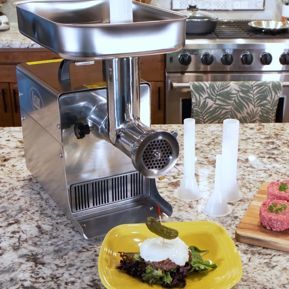 LEM Big Bite Meat Grinder #8 + Foot Switch