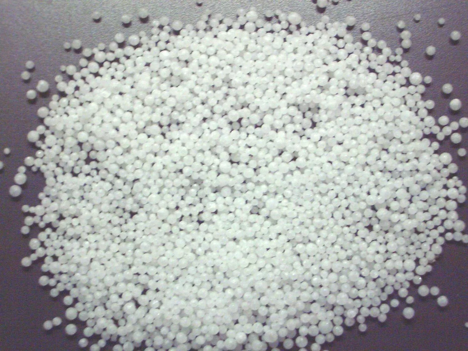 Discount Lawn Care Urea 46-0-0 Nitrogen Fertilizer, 30 Pounds - Curated Treasures Market