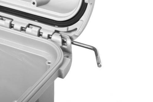 Nanuk 935 Hard Case with Padded Divider (Silver)