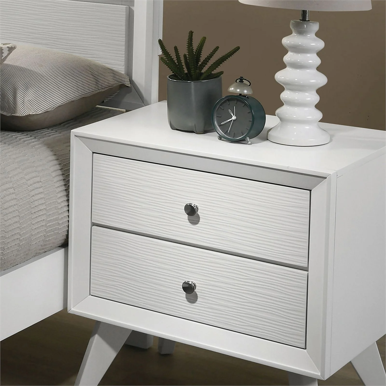 Bowery Hill 3pc White Wood Bedroom Set - King + 2 Nightstands