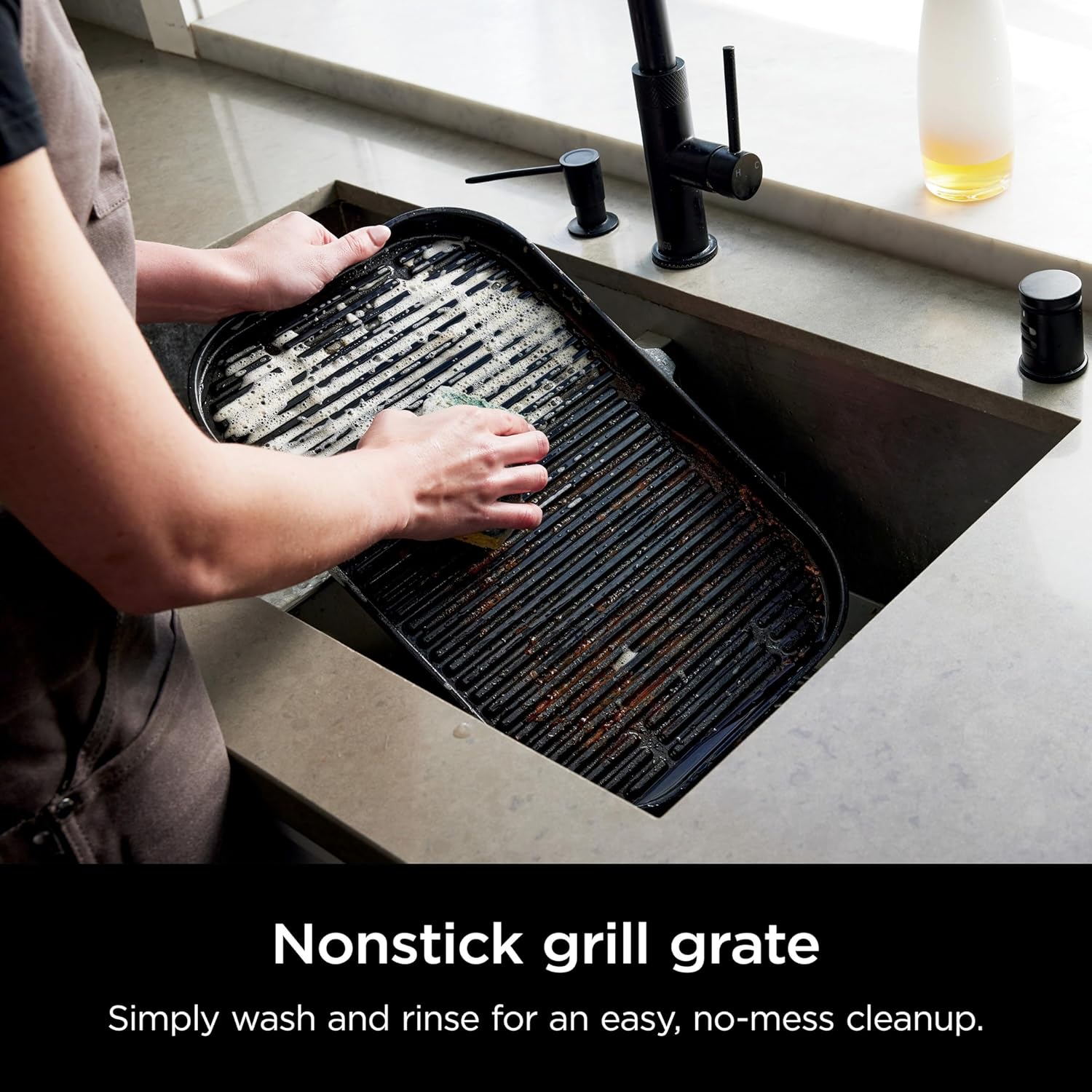 Ninja OG951 Woodfire Pro Connect Premium XL Outdoor Grill & Smoker, Bluetooth, App Enabled, Air Fryer, Woodfire Technology, 2 Built-In Thermometers