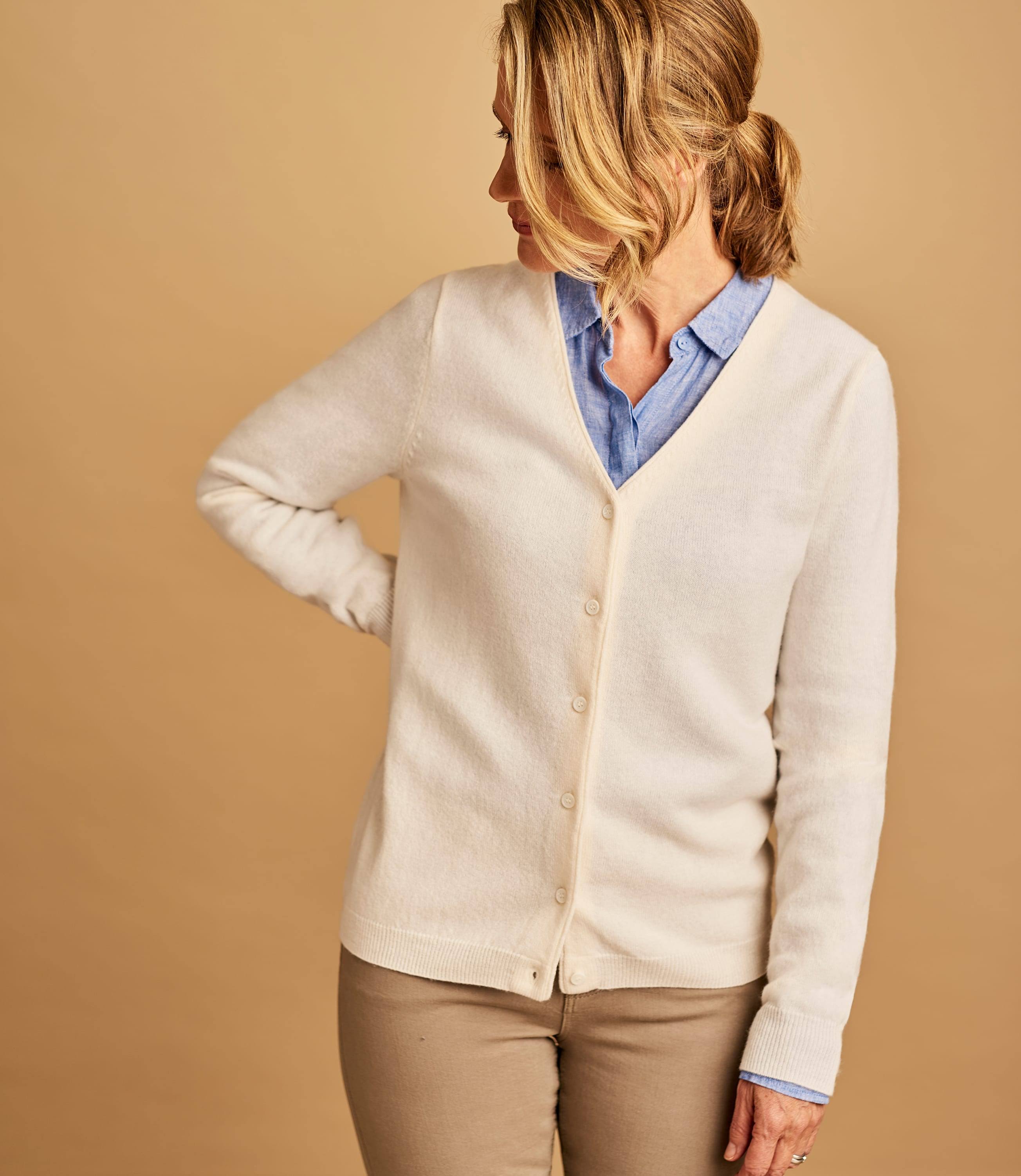 Woolovers Womens Cashmere Merino Classic V Neck Cardigan