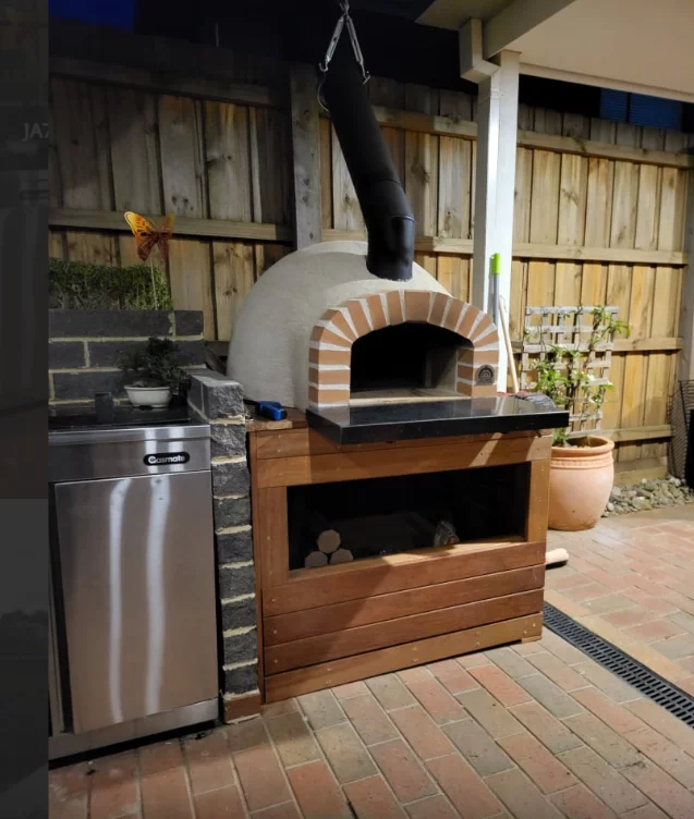 Wood Fired Cement Outdoor Pizza Oven / Clay Pizza Ovens with Real Brick Front - OP60