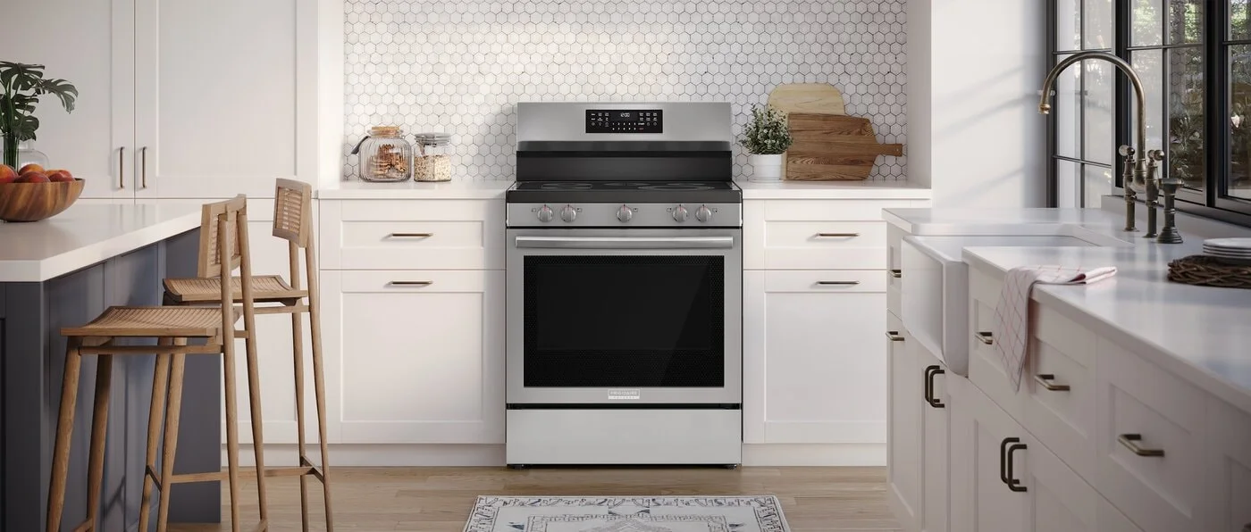 FRIGIDAIRE GCRE3060AD Frigidaire Gallery 30'' Freestanding Electric Range with Air Fry