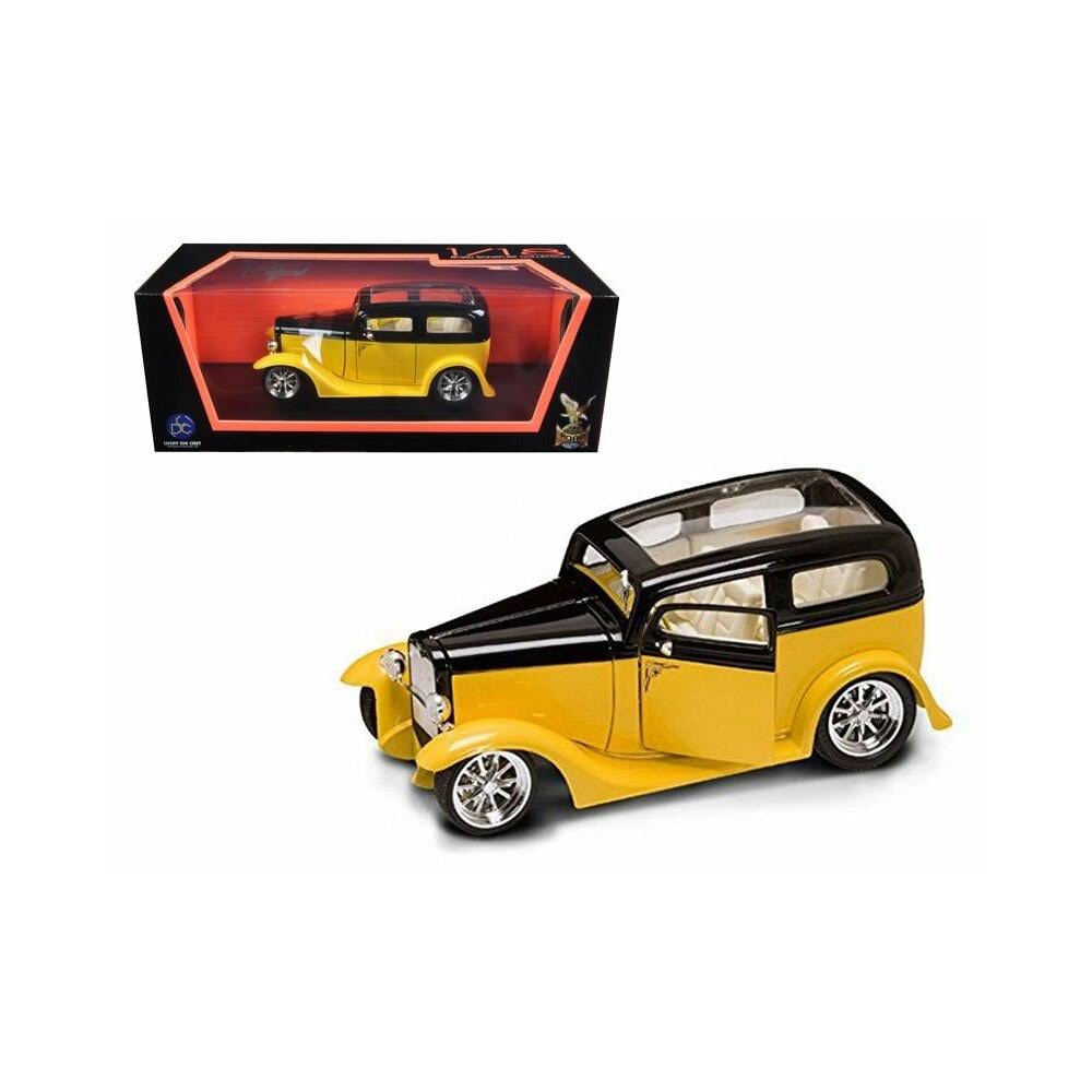 1 by 18 1931 Ford Model A Sedan Diecast Model Car, Yellow u0026 Black
