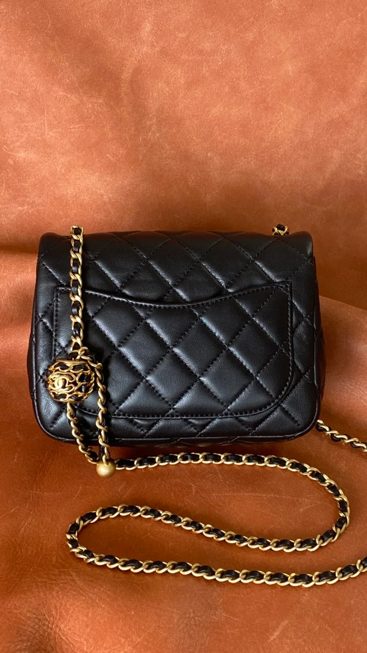 Chanel Classic Bag Black For Women, Women&rsquo;s Bags 7.1in/18cm