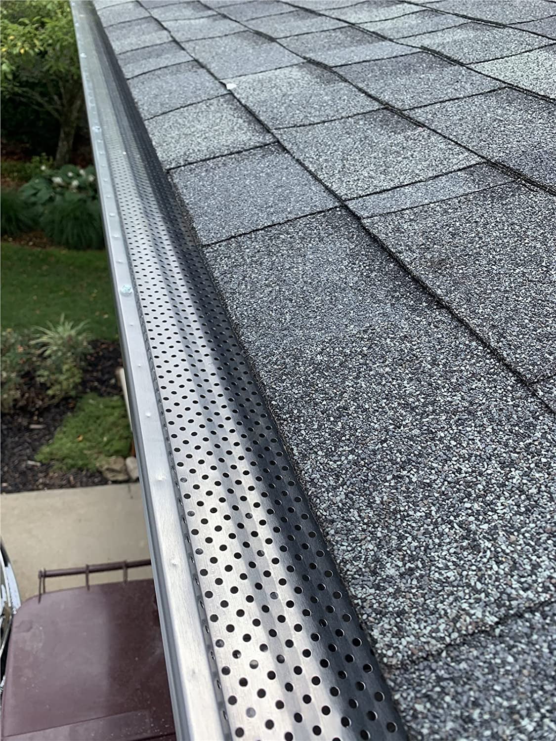 Shur Flo Gutter Guard 50 Year Gutter Cover System, Residential Gutter Guards, 200ft-Mil-5 Inch