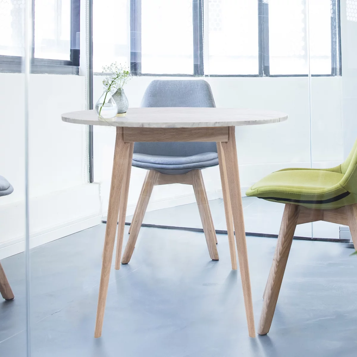 Contemporary Home Living 31.5" White and Beige Round Italian Carrara Marble Dining Table