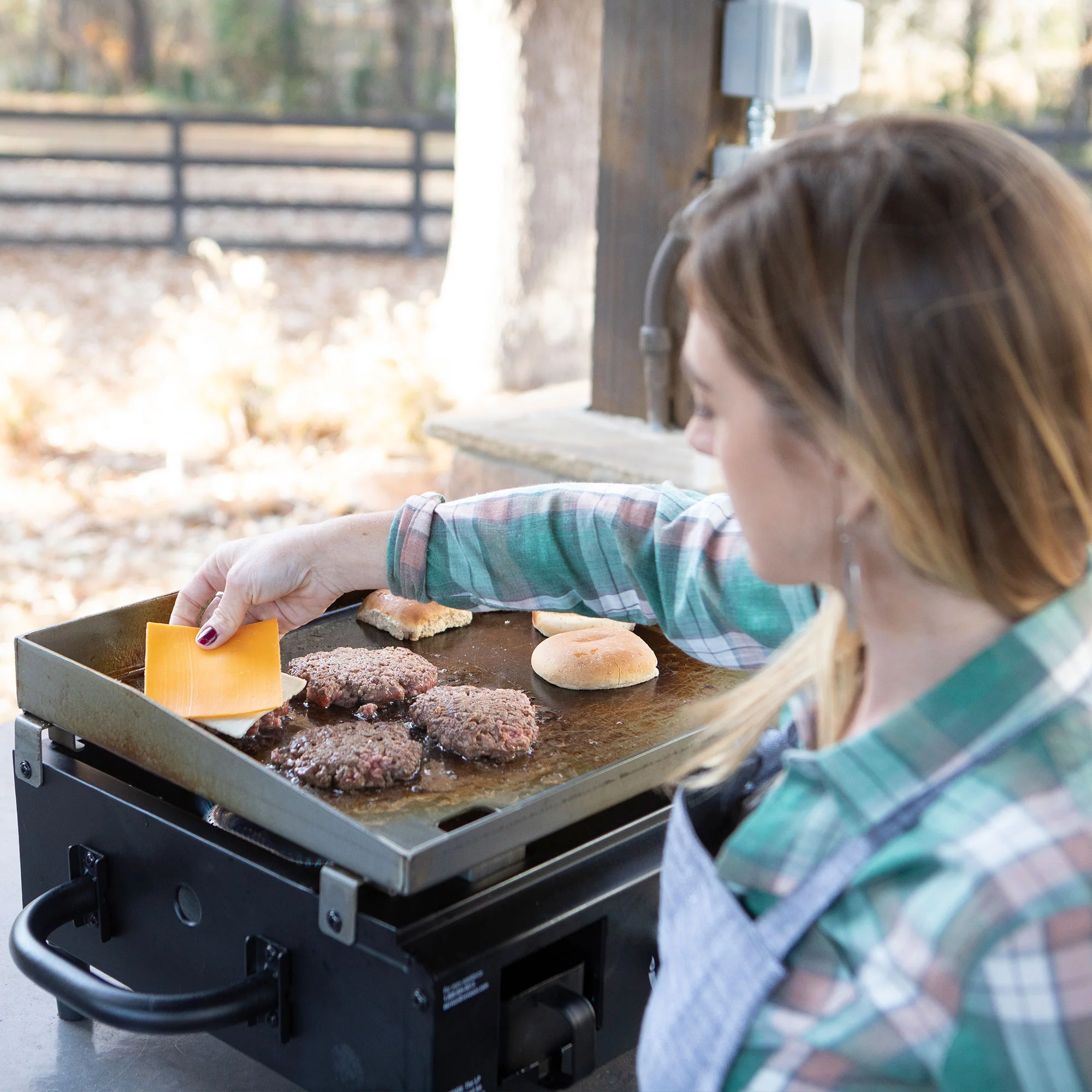 Razor Griddle GGT2160M 19" Portable 1 Burner LP Propane Gas Grill, Steel