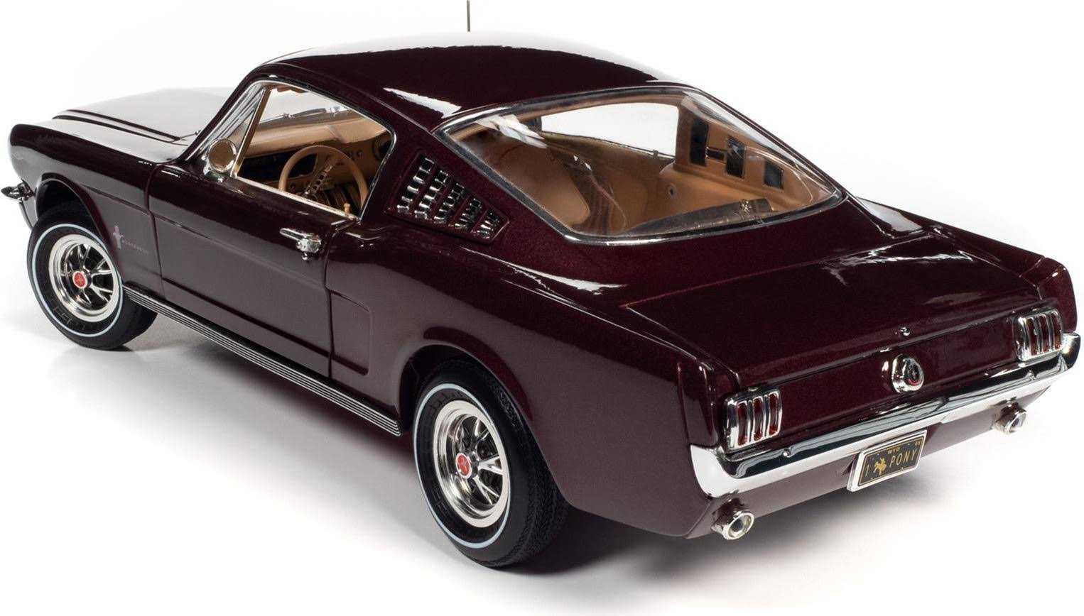 Auto World AMM1248: 1:18 Scale 1965 Ford Mustang 2+2 Diecast Model