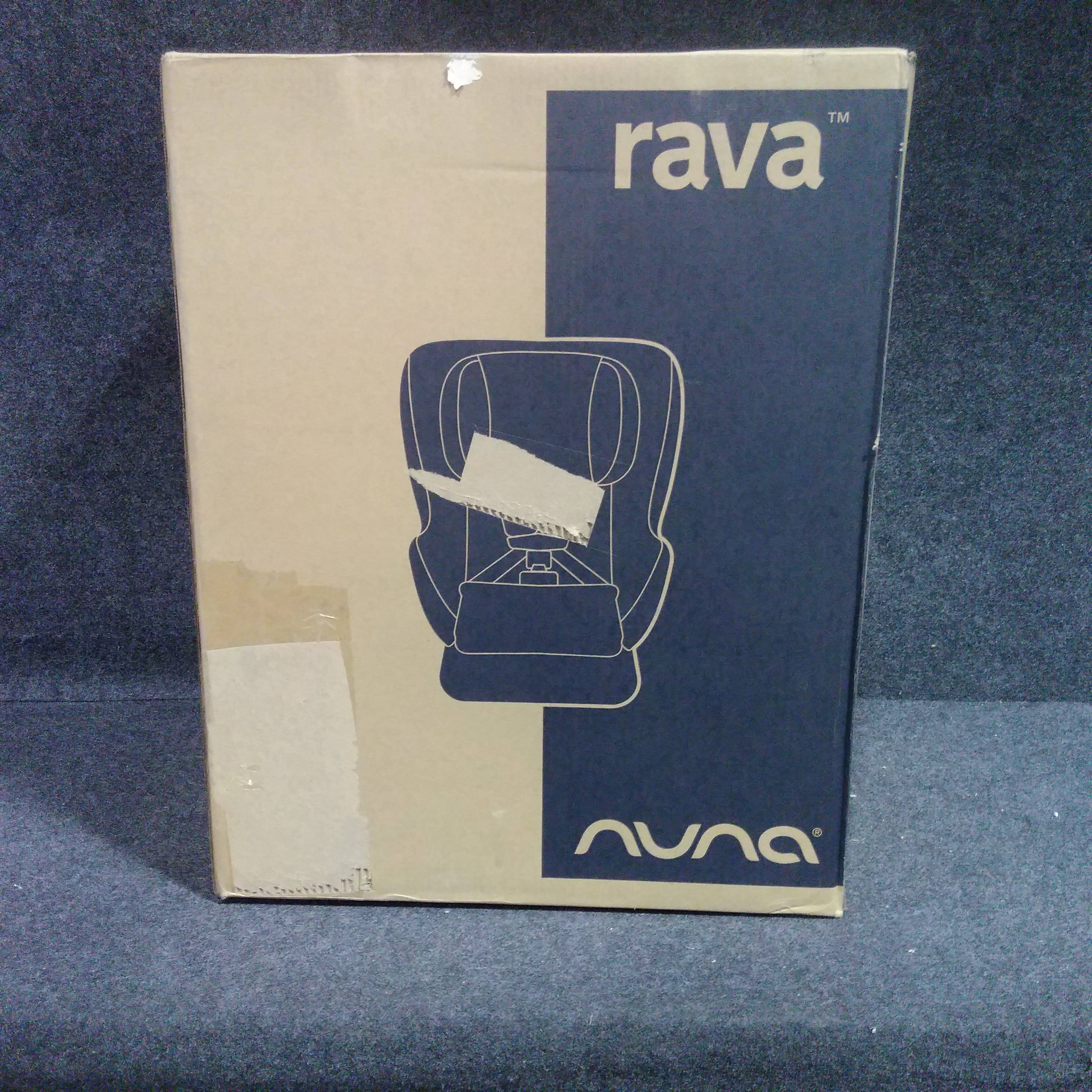 Nuna Rava Convertible Threaded Car Seat in Grey