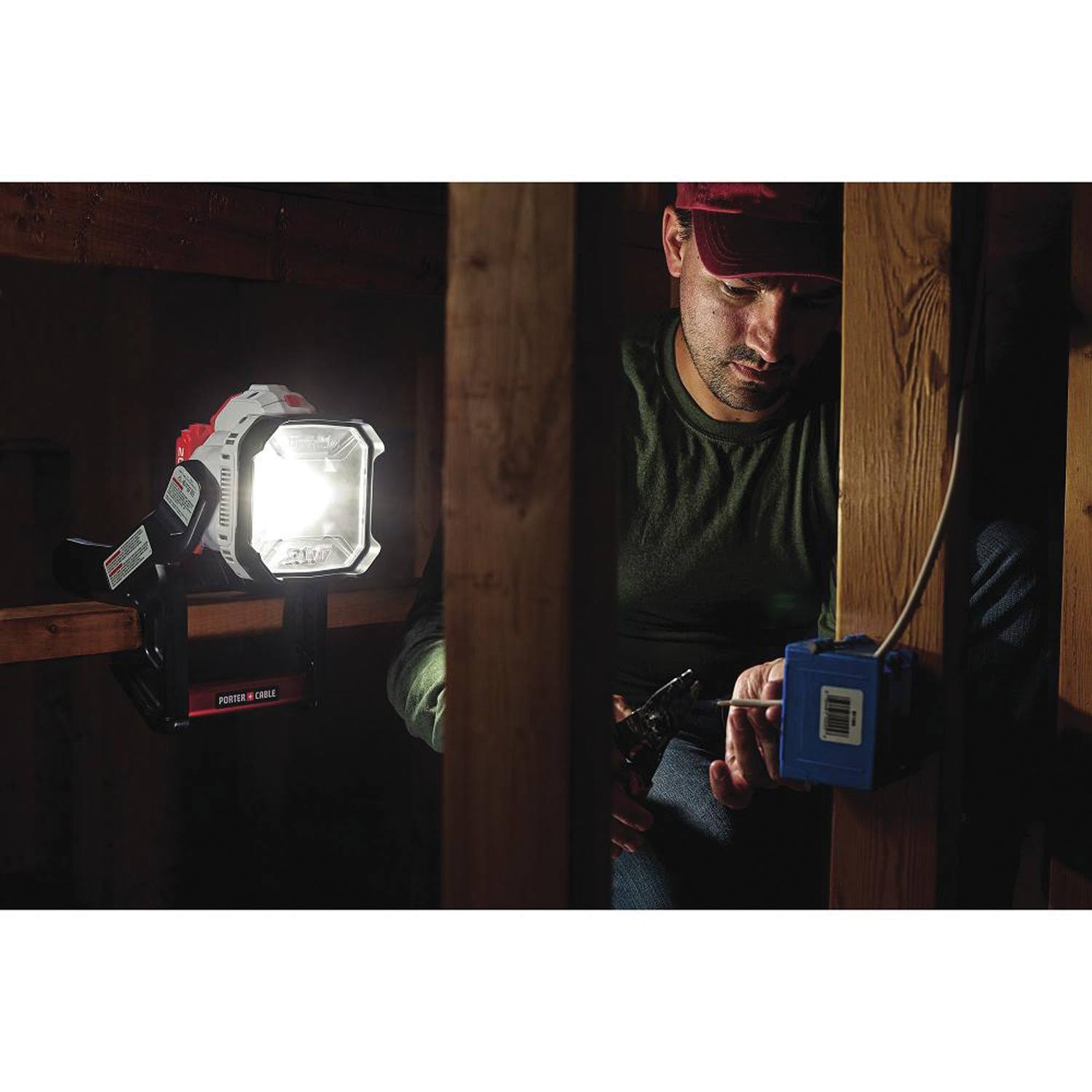 Porter-Cable PCCL500B 20-Volt Max* Dual-Power LED Area Light