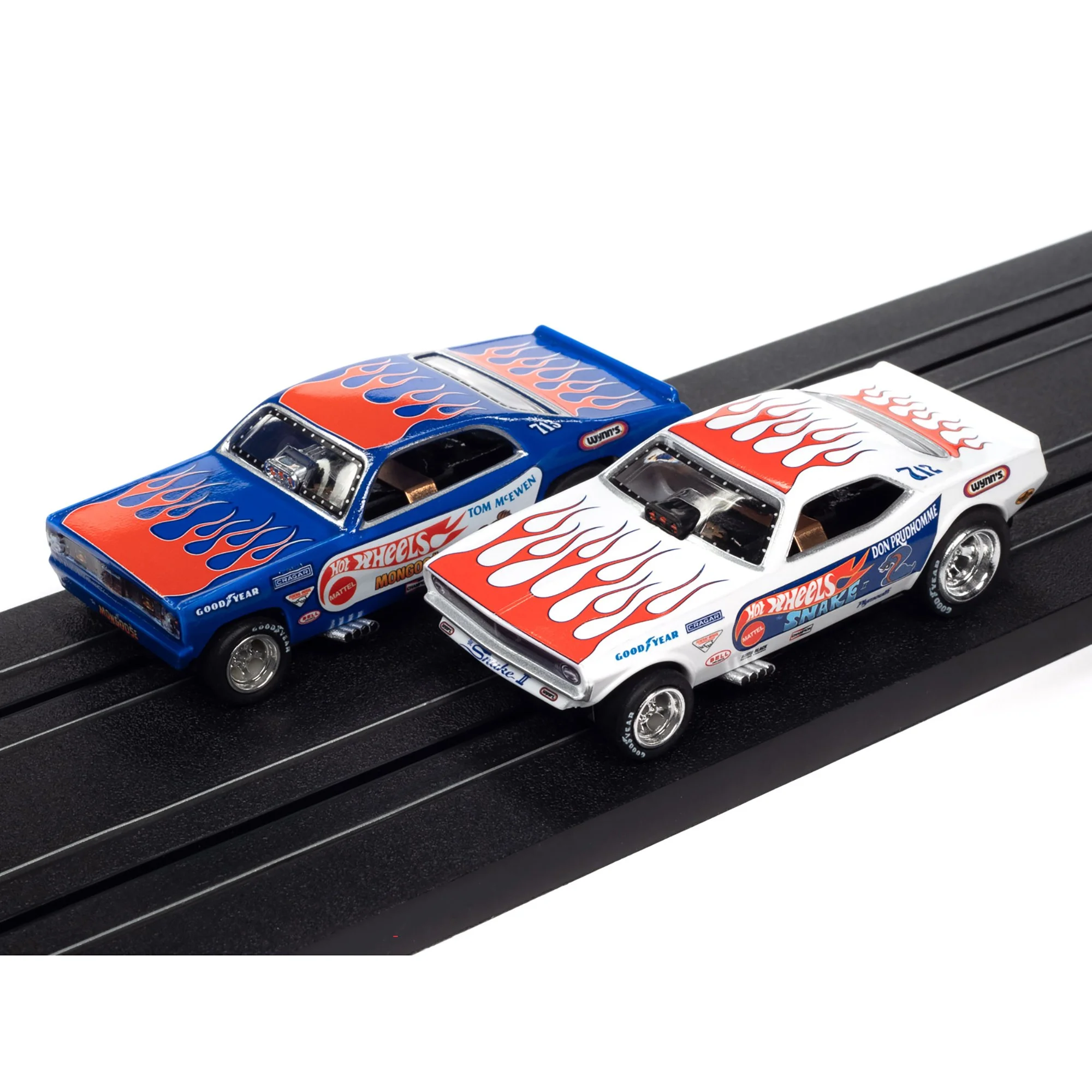 Auto World: Hot Wheels Slot Car Drag Racing Set - Snake II Vs Mongoose II - 13' Dragstrip Set, 2 Variable Speed Funny Cars, Electric Slot Car Track