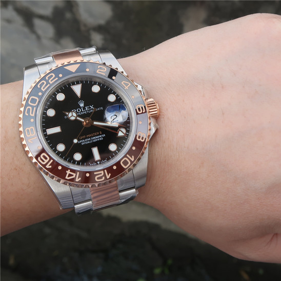 GMT MASTER 2 Rose Gold Multicolor Selection 40mm