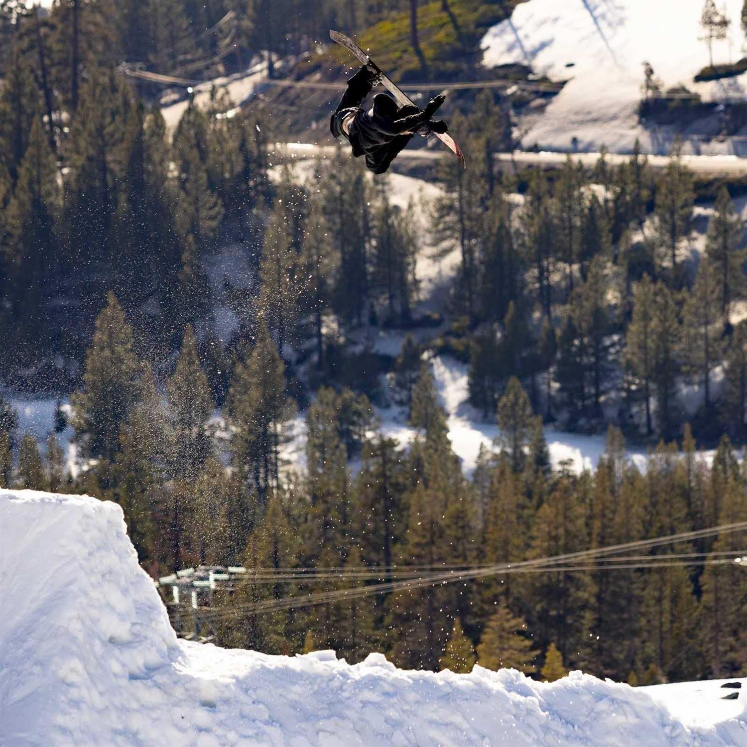 Jones Aviator 2.0 Snowboard - Sports Supplies Online Store