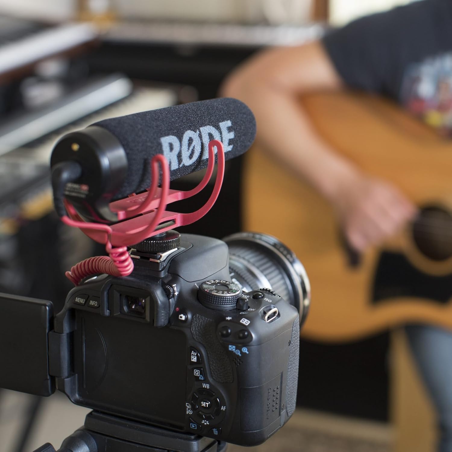 Rode VideoMic GO Lightweight On-Camera Microphone with Integrated Rycote Shockmount