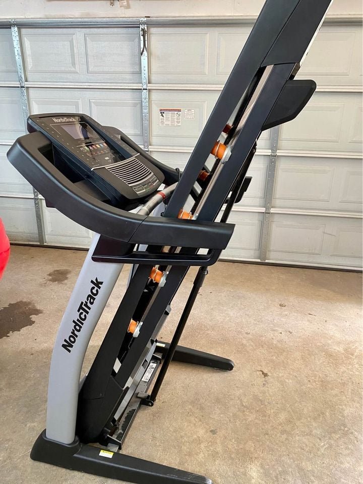 Series 6.5 Si Treadmill