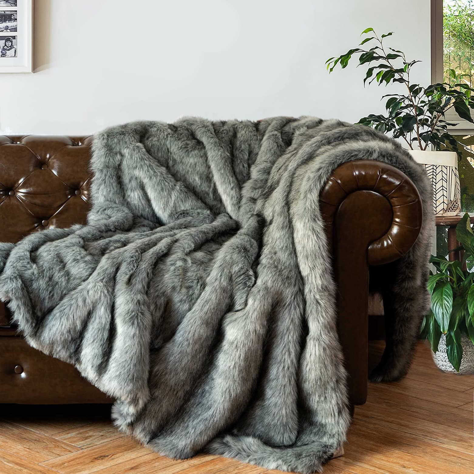 Battilo Luxury Faux Fur Blanket, Extra Large Faux Fur Throw Blankets for Sofa, Bed, Super Soft, Fluffy, Decorative Bed Blanket, Perfect Gift