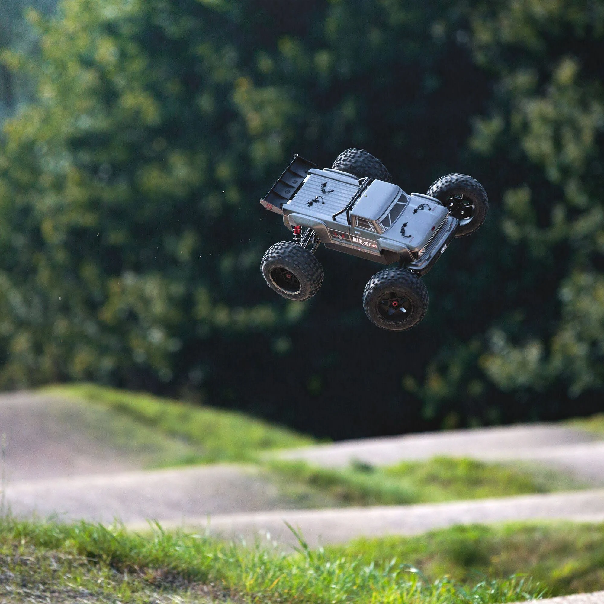 Arrma Outcast 6s 4WD BLX 1/8 Stunt Truck RTR Silver