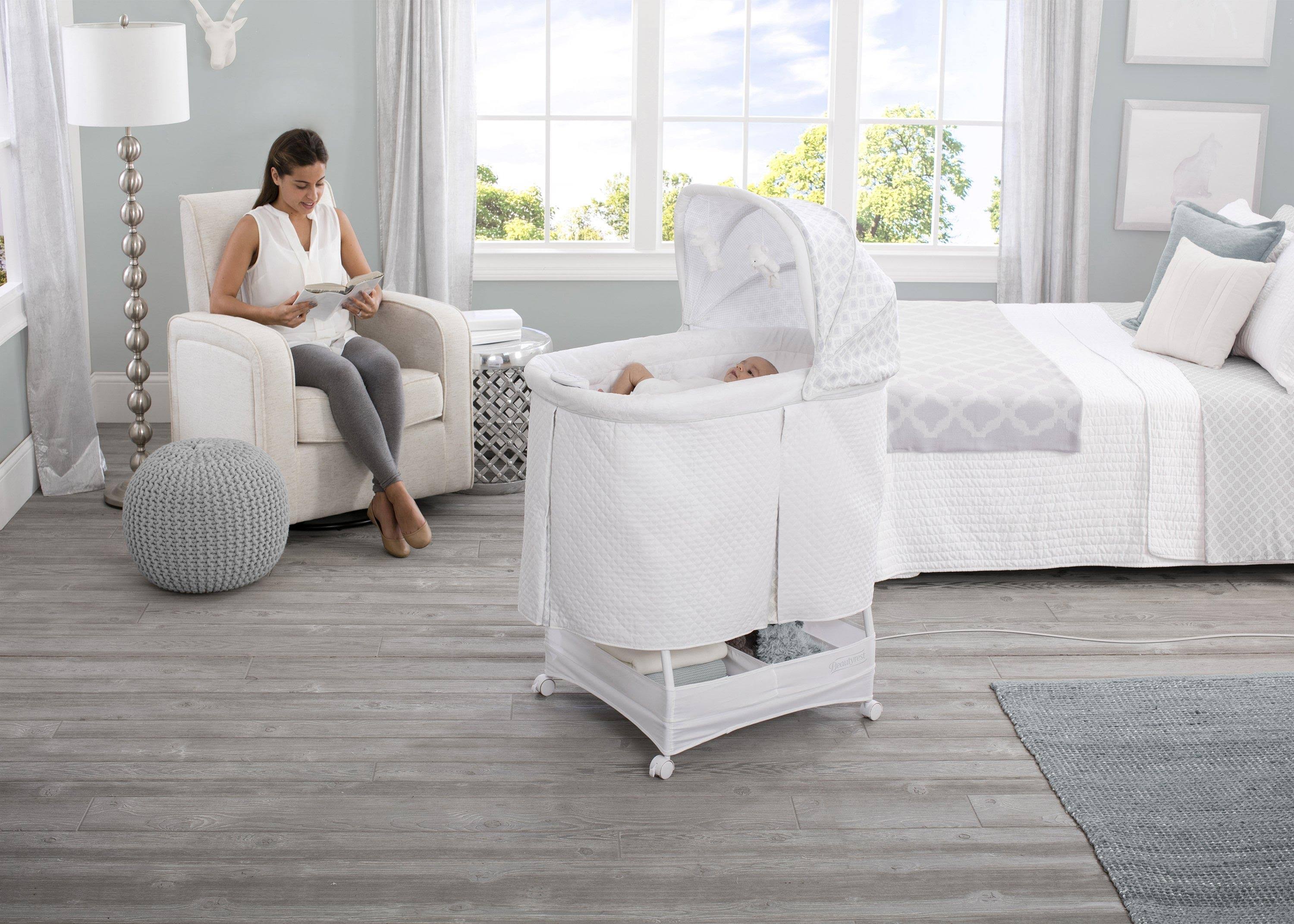 Beautyrest Silent Auto Gliding Lux Bassinet in Arcadia