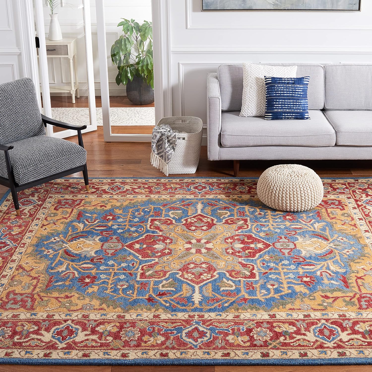SAFAVIEH Antiquity Collection Area Rug - 8' x 10', Red & Blue, Handmade Traditional Oriental Wool, Ideal for High Traffic Areas in Living Room