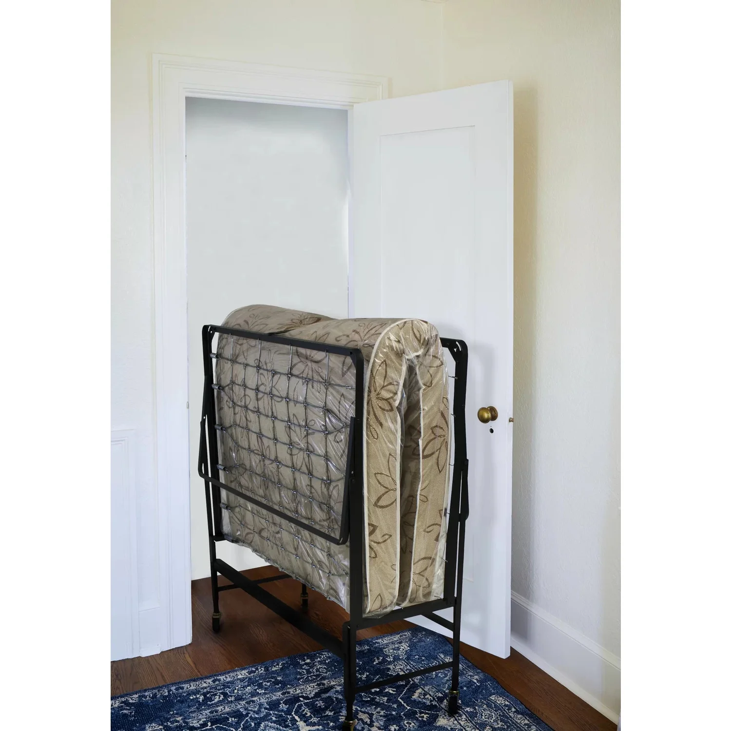Hollywood Bed Frames Serta 39-inch Rollaway Bed with Poly Fiber Mattress