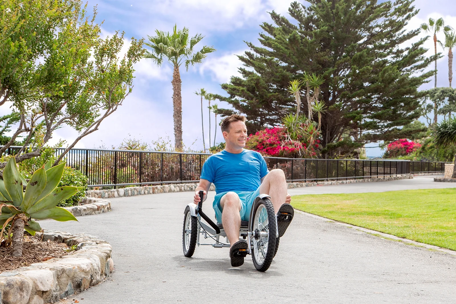 Mobo Triton Pro: The Ultimate 3-Wheeled Cruiser, Adult