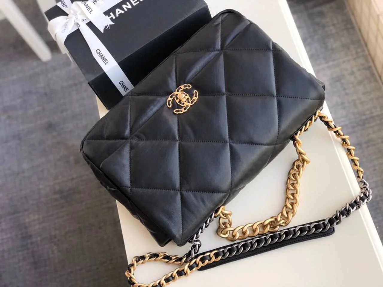 Chanel 19 Maxi Handbag Black For Women, Women&rsquo;s Bags, Shoulder And Crossbody Bags 14in/36cm AS1162 B04852 94305