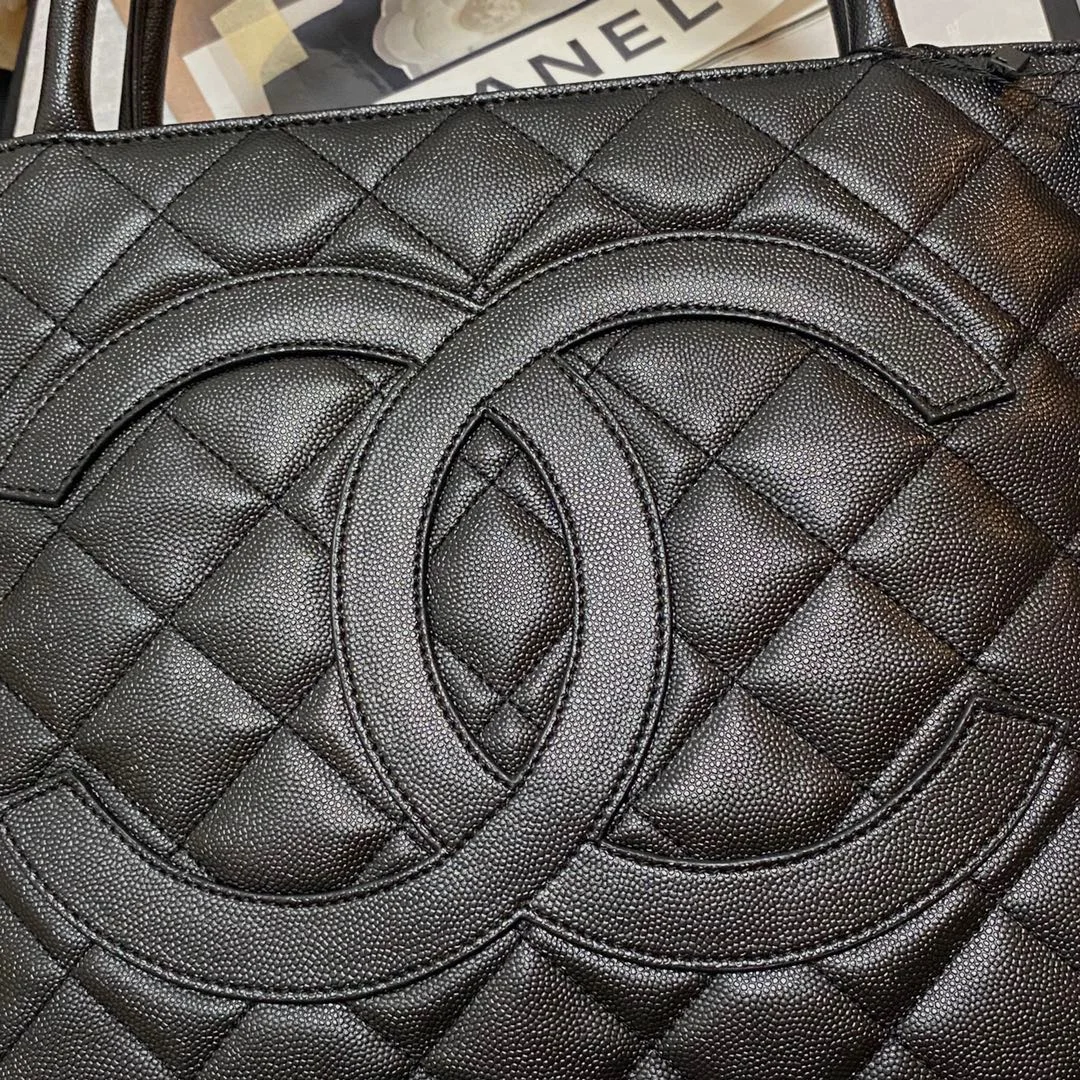 Chanel Medallion Tote Gold Hardware Caviar Black For Women, Women&rsquo;s Handbags, Shoulder Bags 15.6in/32cm