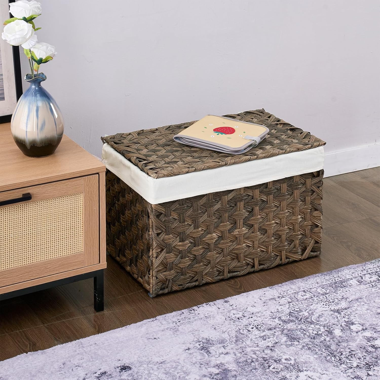 Wicker Storage Basket with Lid, 17.2 Gallon (65L) Small Blanket Basket with Lid, Woven Storage Bin with Handles, Removable Liner, Metal Frame