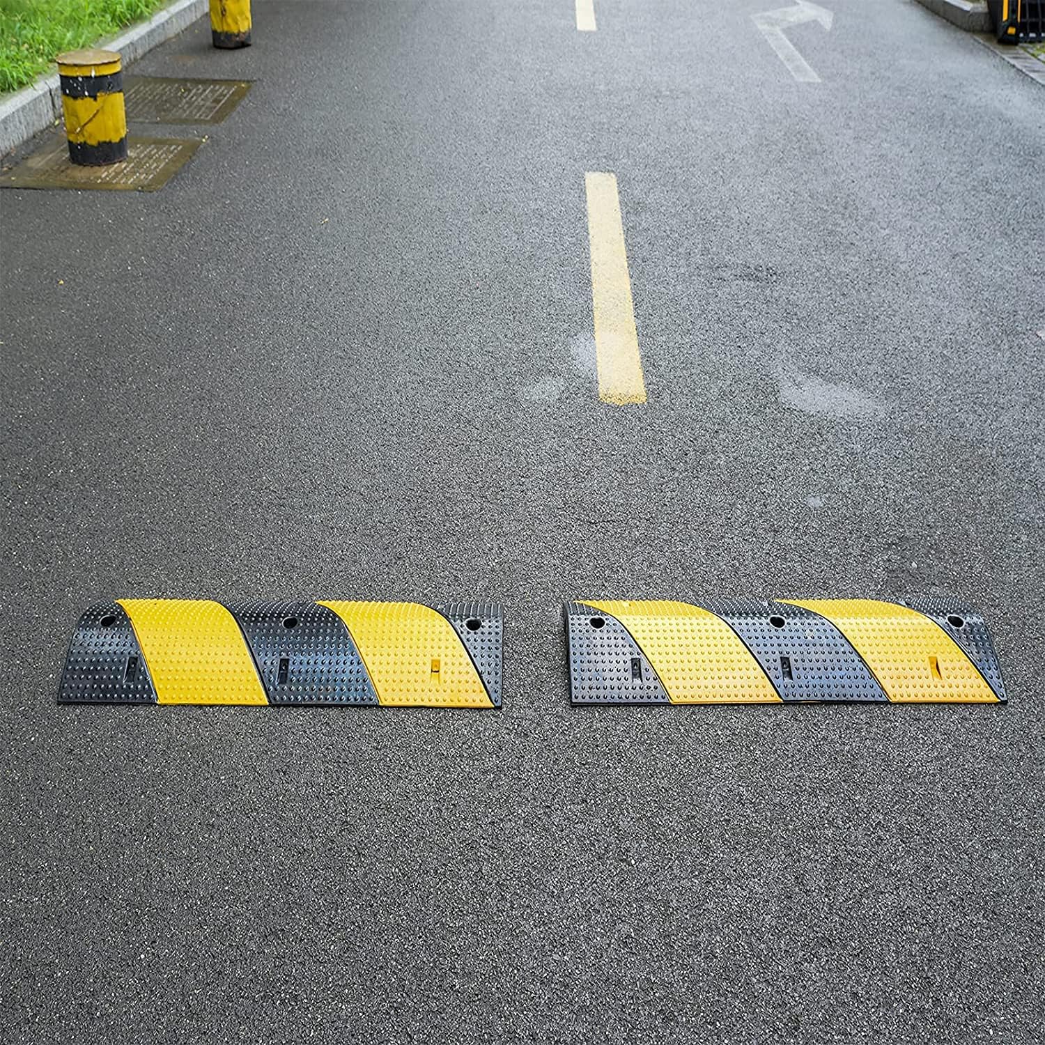 CXRCY Rubber Speed Bumps 1 Pack 2-Channel 3FT Modular Traffic Driveway Speed Bump Hump Heavy Duty Cable Protector Ramp with 3 Bolts for Asphalt