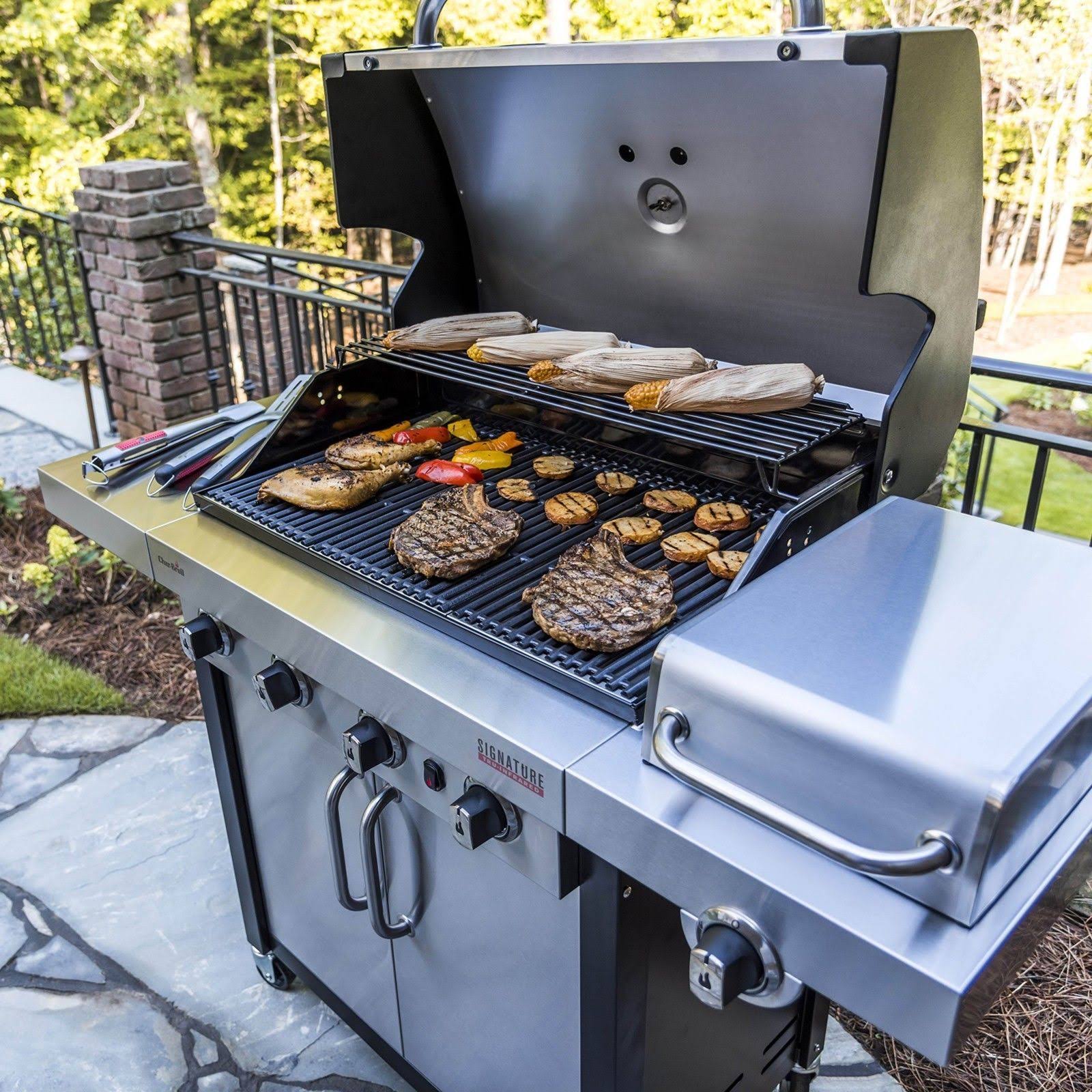 Char-Broil 4-Burner Professional Series Tru-Infrared Gas Grill